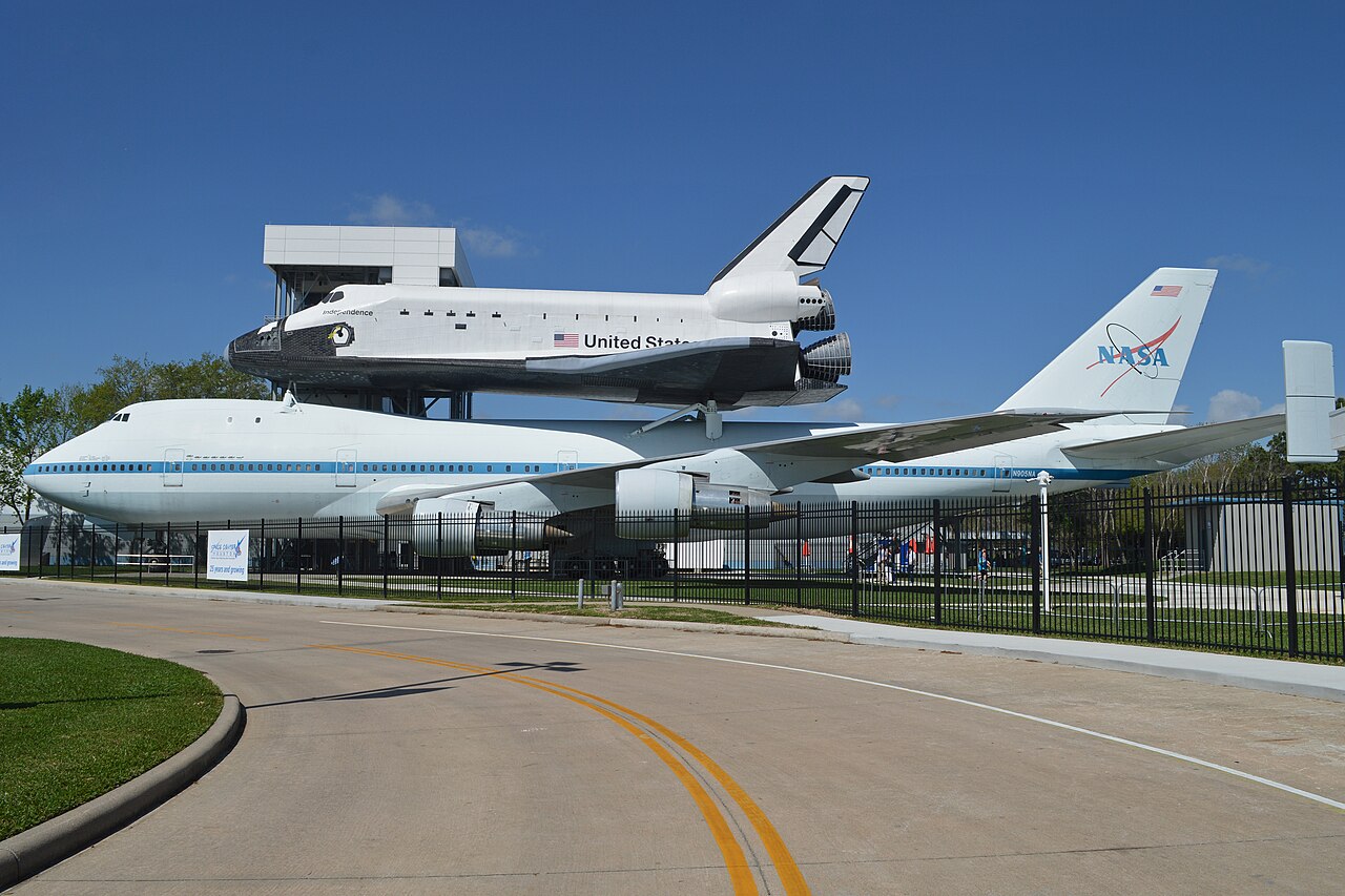 Space Shuttle Independence replica mounted on the NASA 905 carrier aircraft