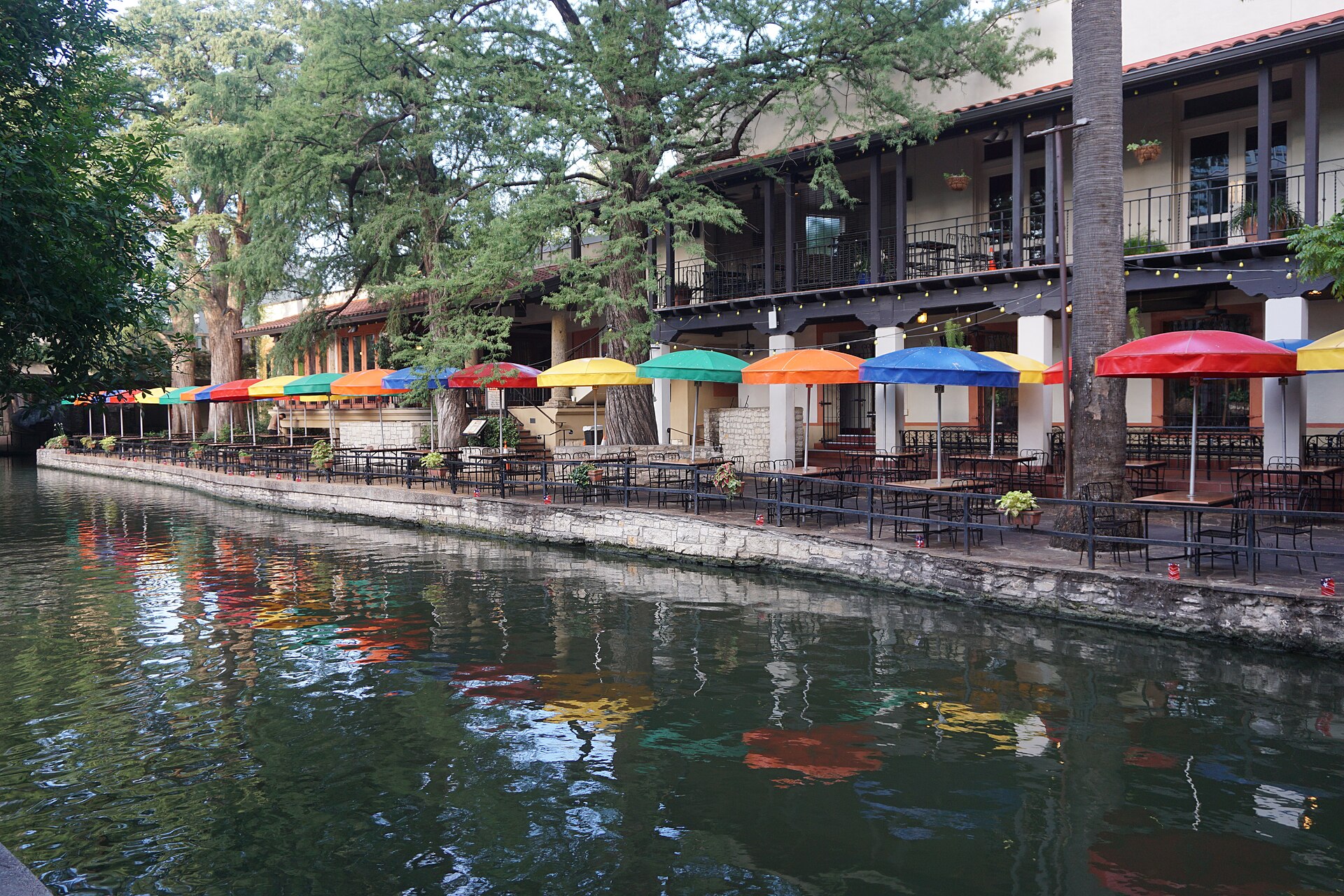 Riverside restaurants along the San Antonio River Walk